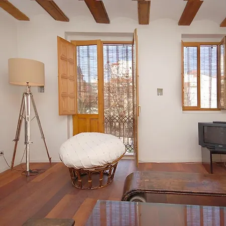 Apartment Beds & Breaks Ravel I